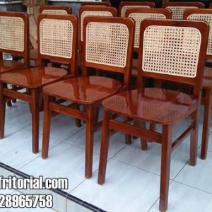 Kursi Cafe Jati Minimalis Model Sandaran Anyaman Rotan